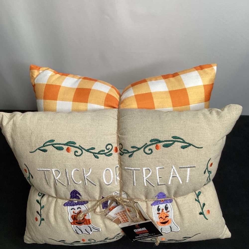 Pair Of Fall Pillows new with tags - Picture 2 of 5